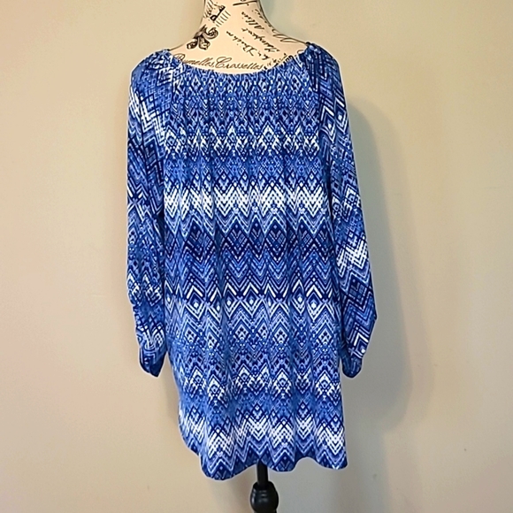 Beautiful Blouse 😍 - Picture 5 of 9